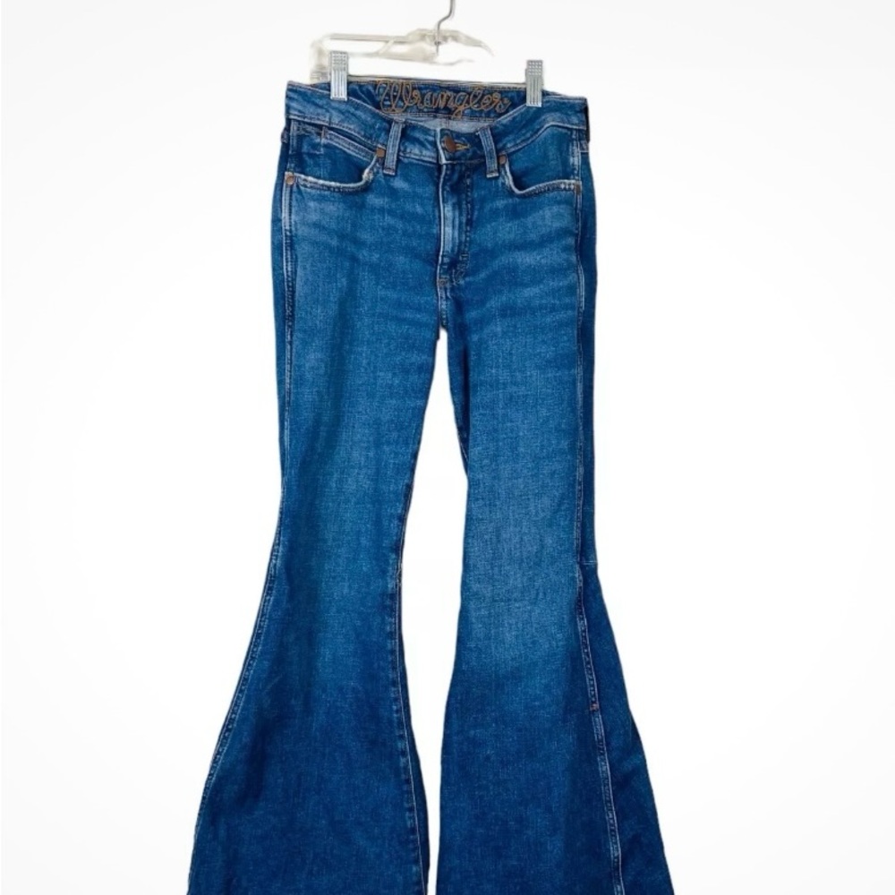 Wrangler Bootcut Jeans Retro High-Rise Paige Flare Size 25X32- gently used